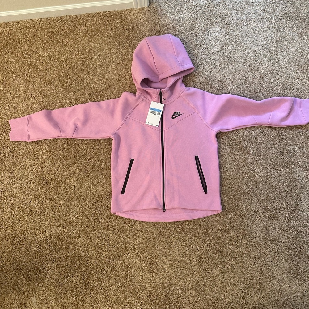 NWT Nike Sportswear Tech Fleece Girls M